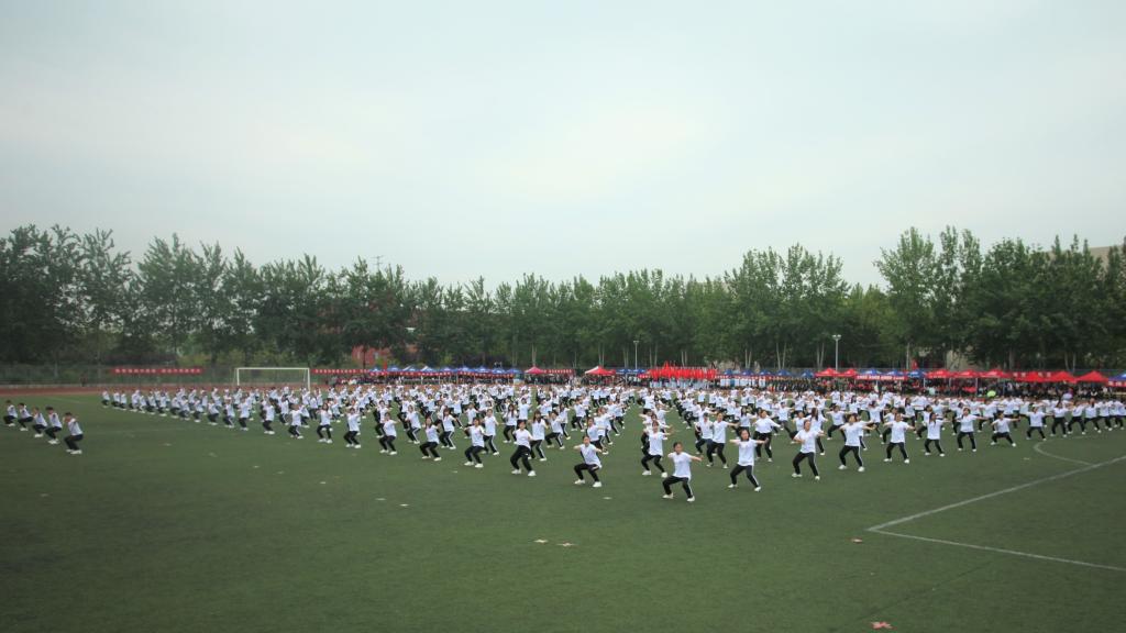 说明: http://www.jnxy.edu.cn/__local/7/4D/F4/2A7EBE4D51E7053E779A4EBC328_4ADF05EA_FDDC.jpg